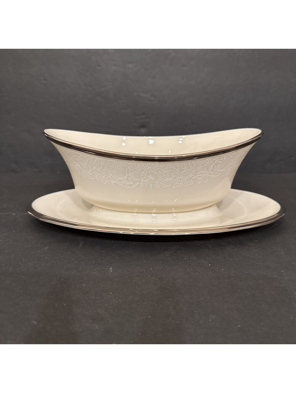 Lenox Moonspun Gravy Boat With Attached Plate Platinum Rim 10” L By 3.5” H